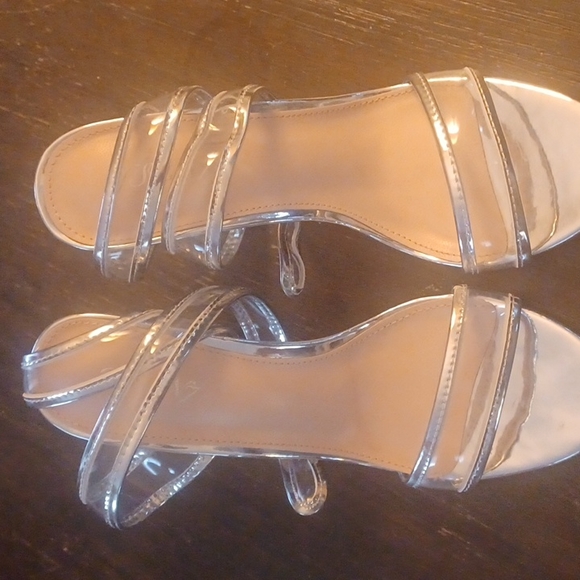 Heels - Picture 2 of 2